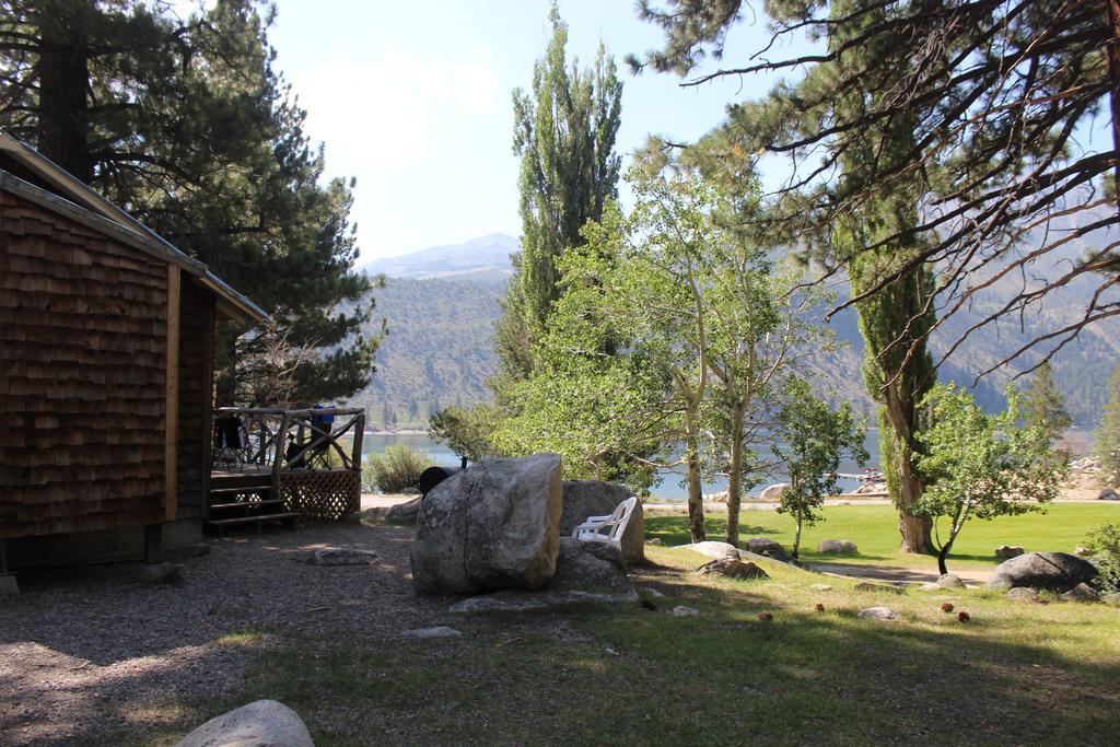 Twin Lakes Resort Bridgeport Room photo