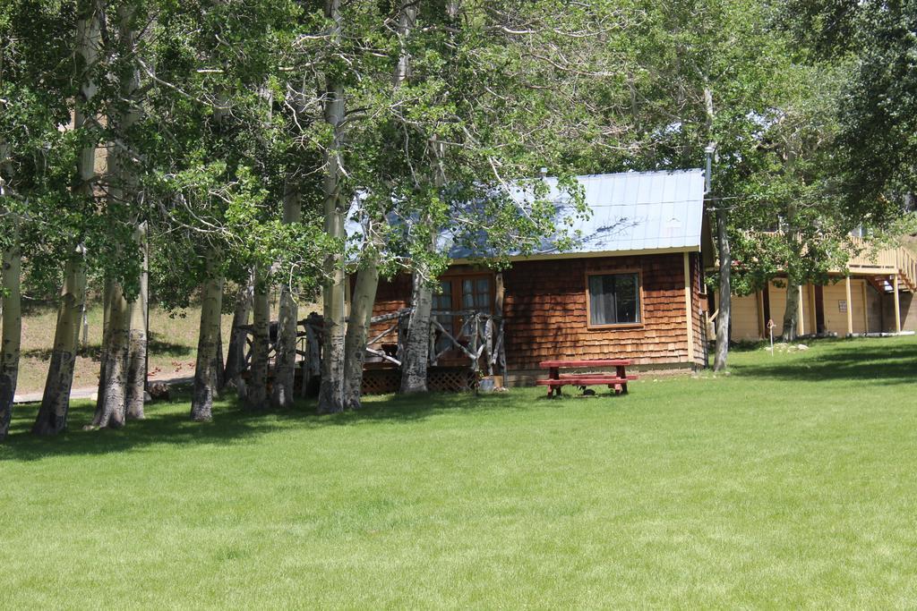 Twin Lakes Resort Bridgeport Exterior photo