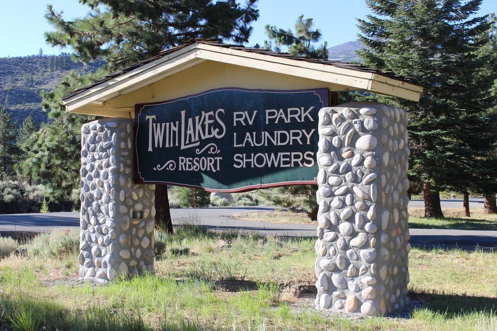 Twin Lakes Resort Bridgeport Room photo