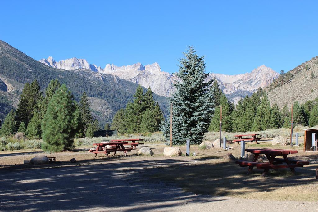 Twin Lakes Resort Bridgeport Room photo